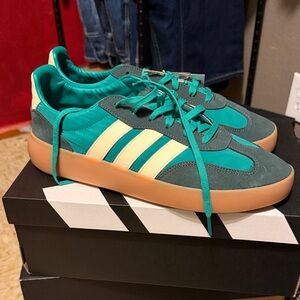 Adidas Men's Green and Cream Barreda Decode